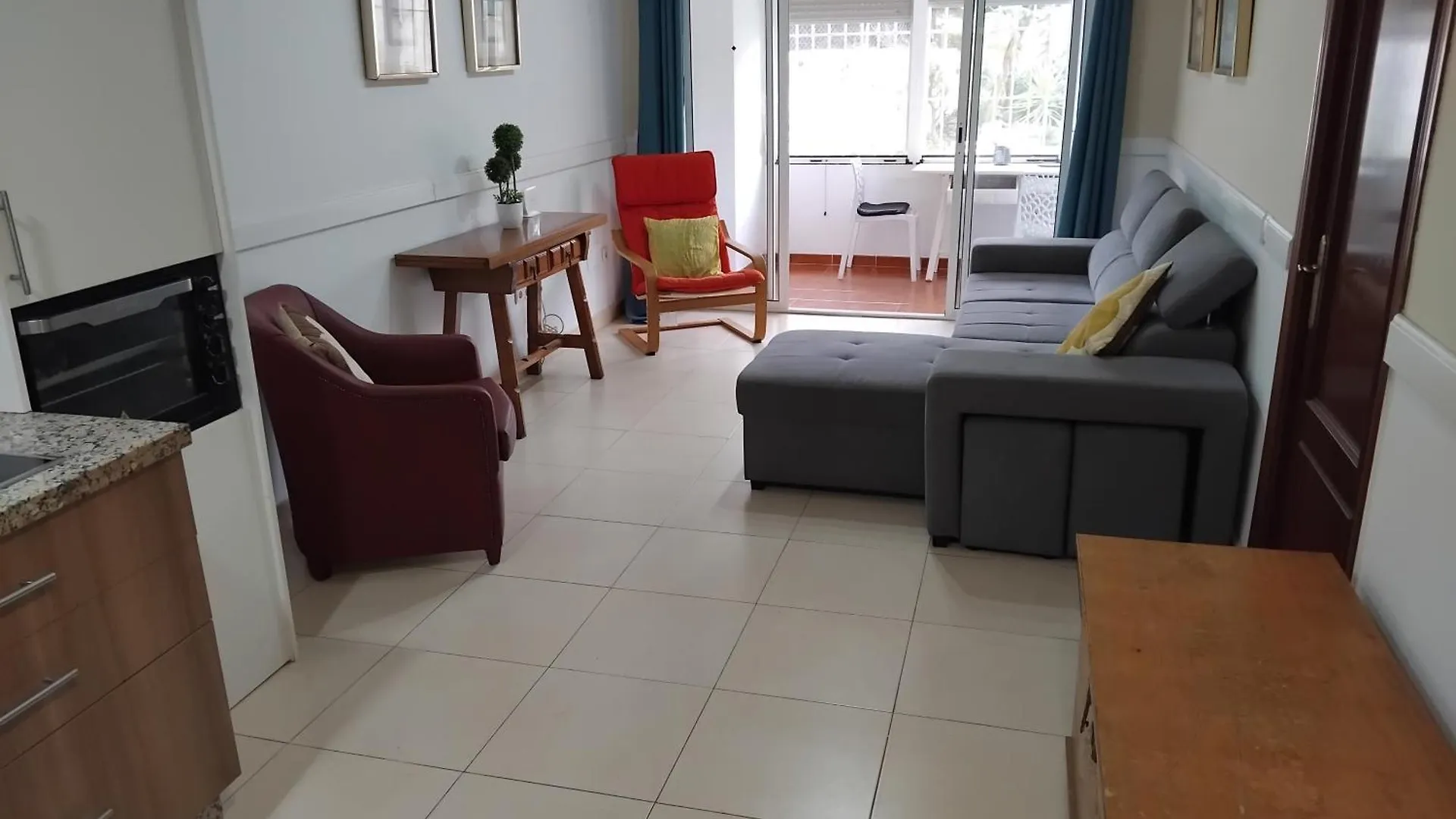 Jardin Cielomar, 1 Bedroom Apartment, Parking, Close To Train, Restaurants, Shops - Beach 8 Min Walk Benalmadena