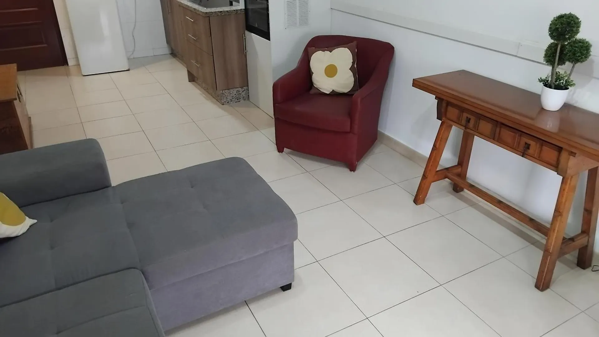 Jardin Cielomar, 1 Bedroom Apartment, Parking, Close To Train, Restaurants, Shops - Beach 8 Min Walk Benalmadena