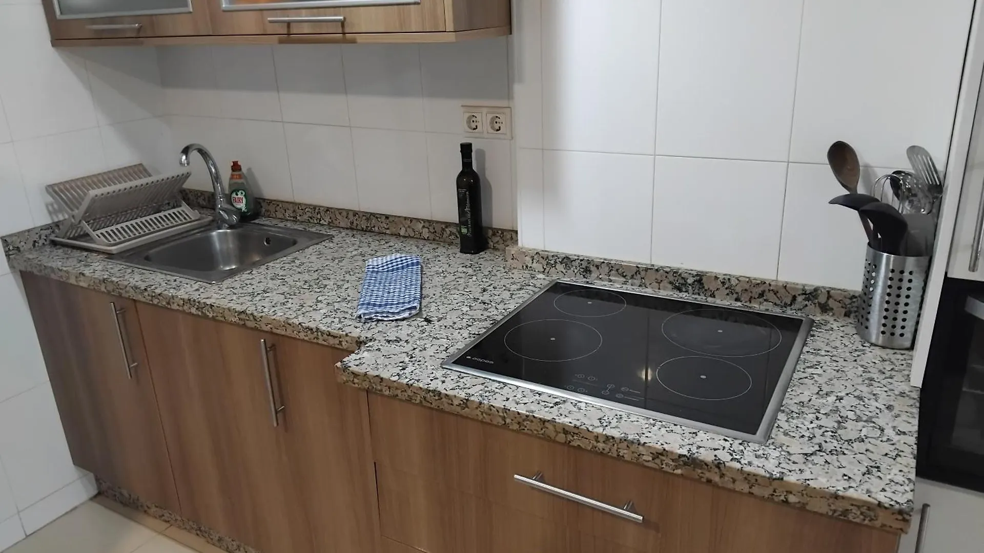 Jardin Cielomar, 1 Bedroom Apartment, Parking, Close To Train, Restaurants, Shops - Beach 8 Min Walk Benalmadena 0*,  Spain